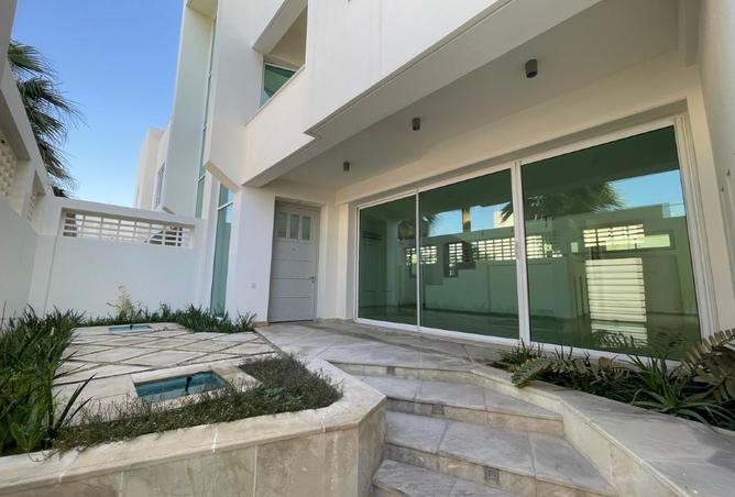 986805 - Property Image 2