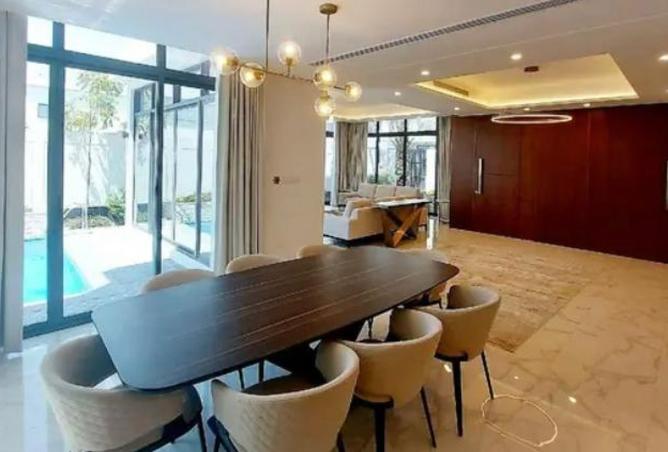 985576 - Property Image 2