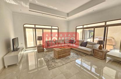 Villa - 4 Bedrooms - 5 Bathrooms for rent in Saar - Northern Governorate