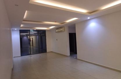 Apartment - 3 Bedrooms - 4 Bathrooms for rent in Hidd - Muharraq Governorate