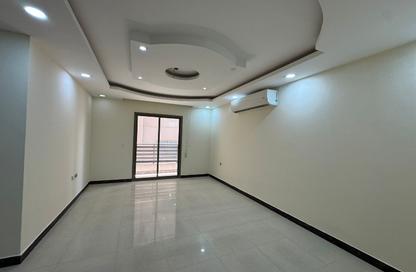 Apartment - 2 Bedrooms - 3 Bathrooms for rent in Hidd - Muharraq Governorate