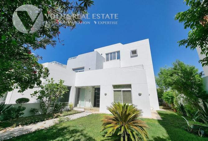 962763 - Property Image 2