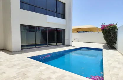 Compound - 4 Bedrooms - 5 Bathrooms for rent in Janabiya - Northern Governorate