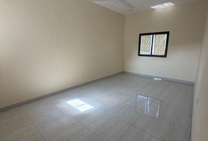 981272 - Property Image 2