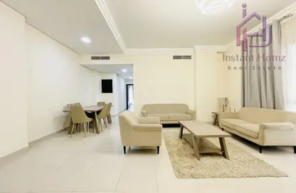 Apartment - 2 Bedrooms - 2 Bathrooms for rent in Al Juffair - Capital Governorate