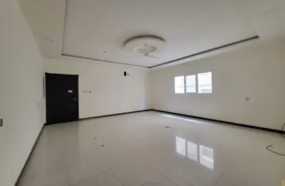 Apartment - 4 Bedrooms - 4 Bathrooms for rent in Hidd - Muharraq Governorate