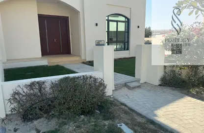 فيلا - 4 غرف نوم - 5 حمامات للايجار في الرفاع فيوز - الرفاع - المحافظة الجنوبية