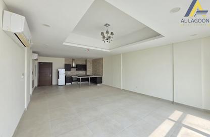 Apartment - 2 Bedrooms - 3 Bathrooms for rent in Exhibition Road - Hoora - Capital Governorate