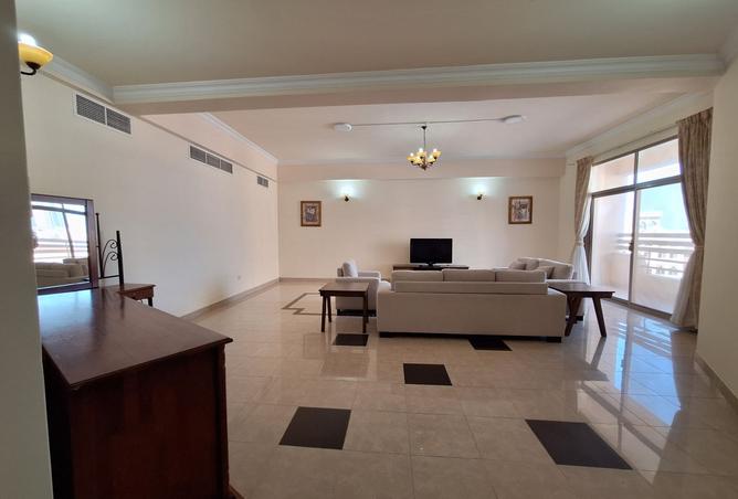 958231 - Property Image 2