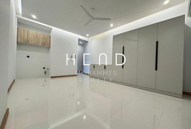 988812 - Property Main Image