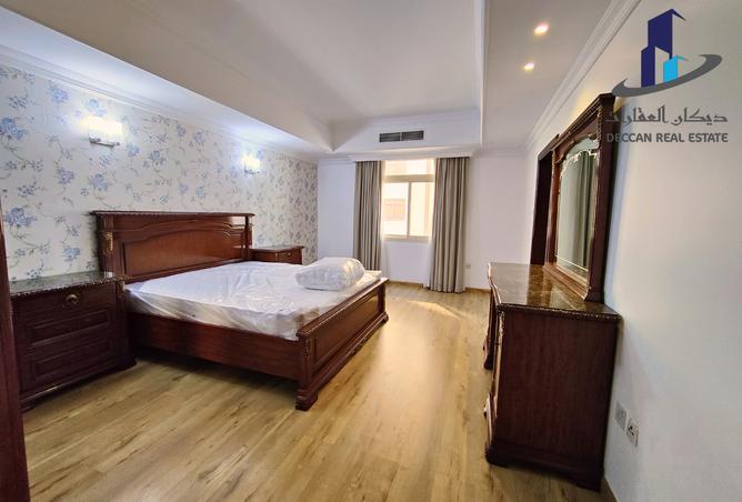 981393 - Property Image 2