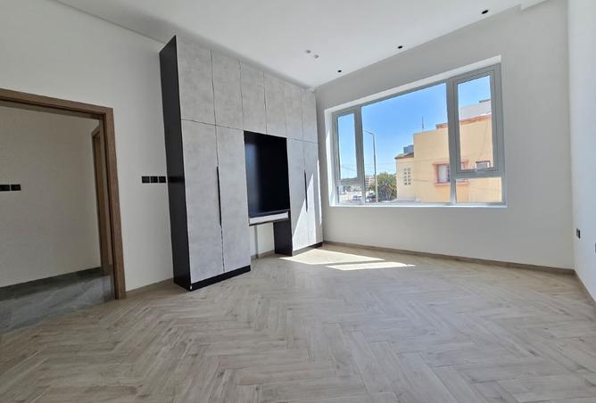 952751 - Property Image 2