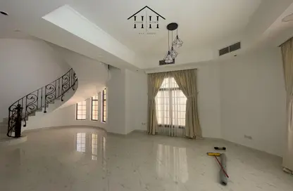 Villa - 4 Bedrooms - 3 Bathrooms for rent in Janabiya - Northern Governorate