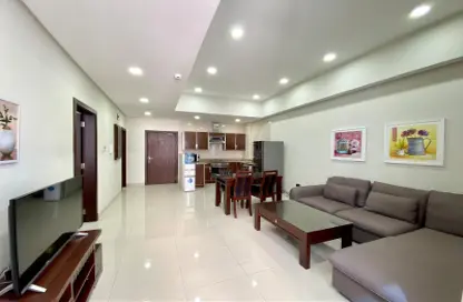 Apartment - 1 Bedroom - 2 Bathrooms for rent in Al Juffair - Capital Governorate