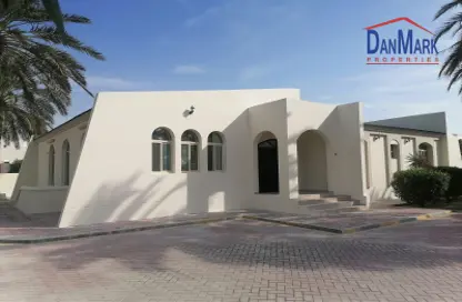 Outdoor House image for: Villa - 4 Bedrooms - 3 Bathrooms for rent in Saar - Northern Governorate, Image 1