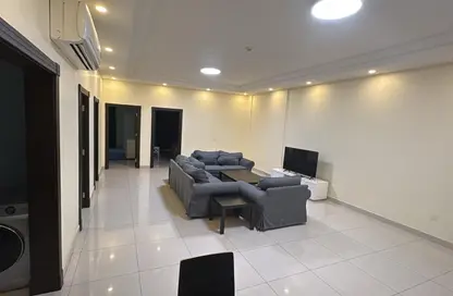 Apartment - 2 Bedrooms - 2 Bathrooms for rent in Al Juffair - Capital Governorate