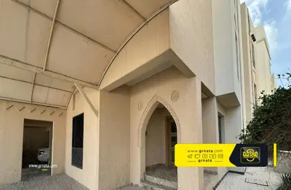 عمارة بالكامل - استوديو - 3 حمامات للبيع في البسيتين - المحرق