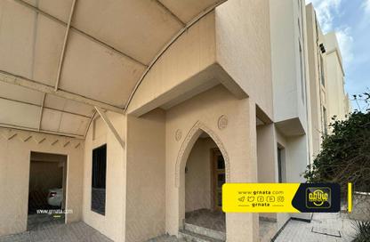 عمارة بالكامل - استوديو - 3 حمامات للبيع في البسيتين - المحرق