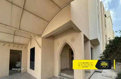 عمارة بالكامل - استوديو - 3 حمامات للبيع في البسيتين - المحرق