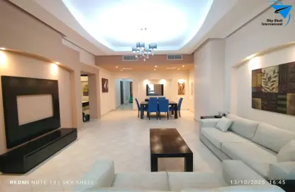 Apartment - 2 Bedrooms - 2 Bathrooms for rent in Sanabis - Manama - Capital Governorate