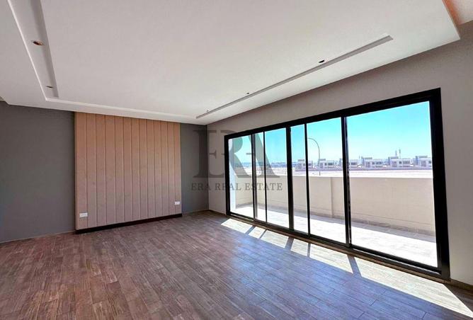 987726 - Property Image 2