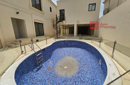 Villa - 4 Bedrooms - 5 Bathrooms for rent in Mahooz - Manama - Capital Governorate