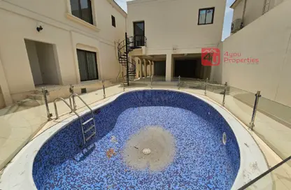 Villa - 4 Bedrooms - 5 Bathrooms for rent in Mahooz - Manama - Capital Governorate