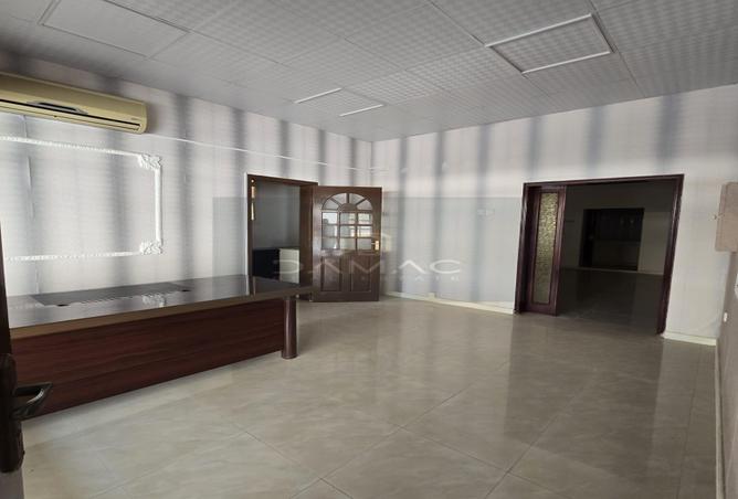 954696 - Property Image 2