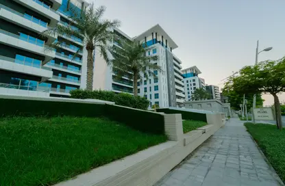 شقة - 2 غرف نوم - 3 حمامات للبيع في جزيرة الريف - محافظة العاصمة