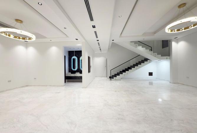 979704 - Property Image 2