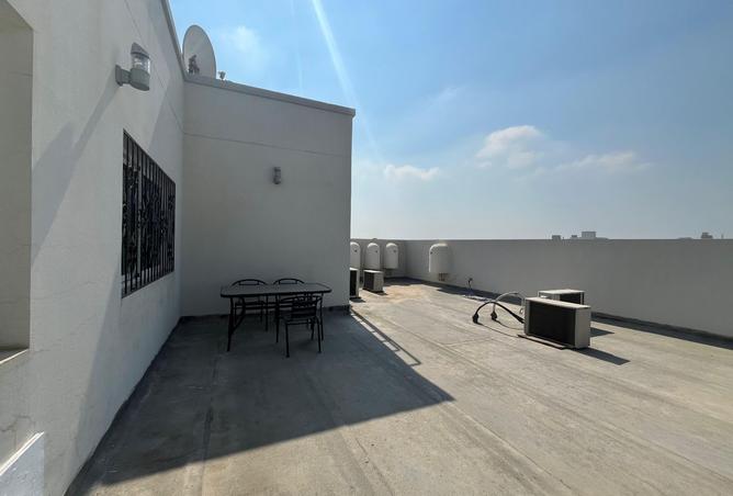 967305 - Property Image 2