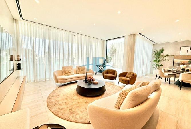 987323 - Property Image 2