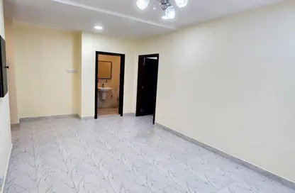 Apartment - 2 Bedrooms - 2 Bathrooms for rent in Maqabah - Northern Governorate