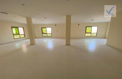 Show Room - Studio - 1 Bathroom for rent in Eker - Central Governorate