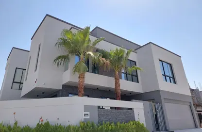 Villa - 5 Bedrooms - 5 Bathrooms for sale in Janabiya - Northern Governorate