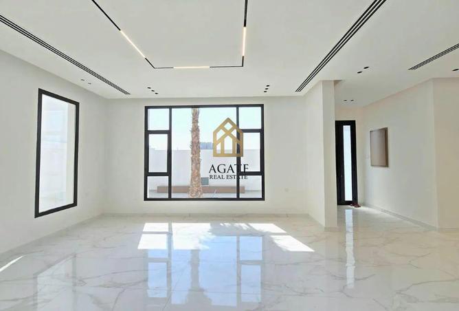 971719 - Property Image 2