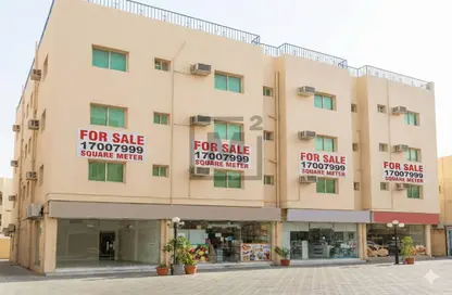 عمارة بالكامل - 8 غرف نوم - 8 حمامات للبيع في المحرق - المحرق