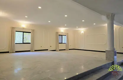 Villa - 6 Bedrooms - 5 Bathrooms for rent in Saar - Northern Governorate