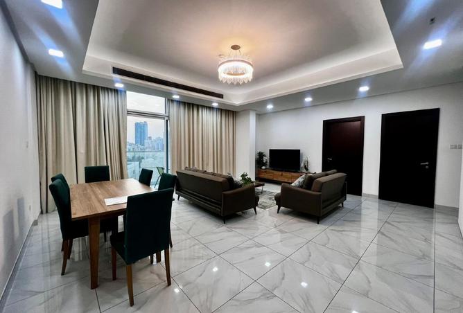 985449 - Property Image 2