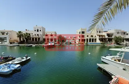 فيلا - 4 غرف نوم - 5 حمامات للايجار في مدينة المرسى - أمواج - المحرق