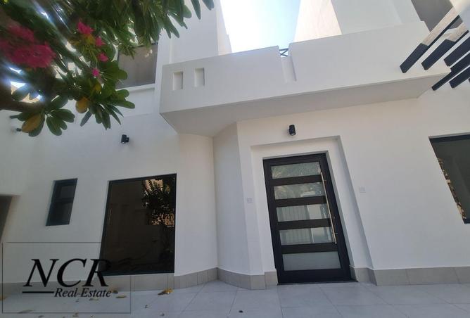 954966 - Property Image 2