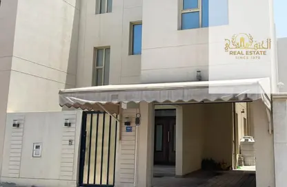 فيلا - 5 غرف نوم - 6 حمامات للبيع في عراد - المحرق