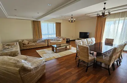 شقة - 4 غرف نوم - 5 حمامات للايجار في أبراج اللولو - المنامة - محافظة العاصمة