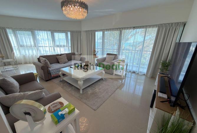 965213 - Property Image 2