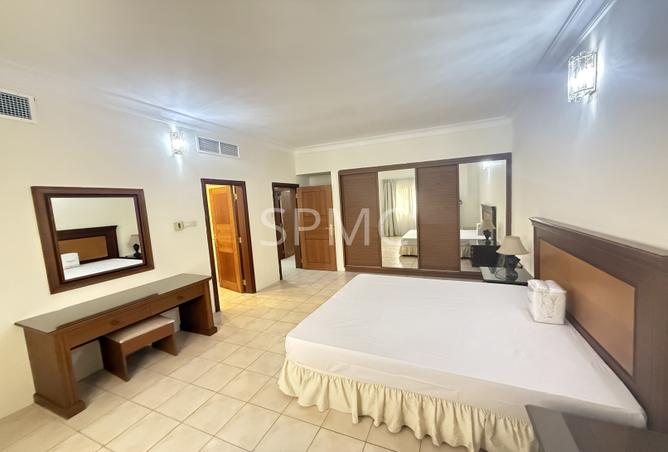 975625 - Property Image 2