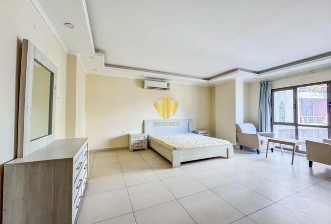 972443 - Property Image 3