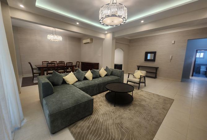 Apartment - 3 Bedrooms - 4 Bathrooms for rent in Busaiteen - Muharraq Governorate