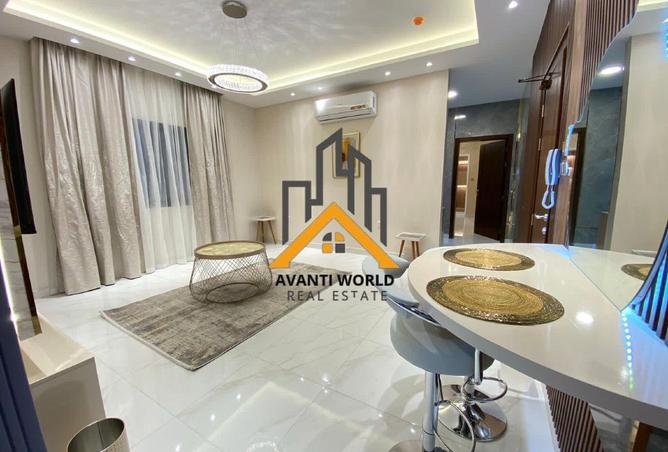 985704 - Property Image 2