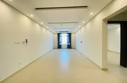 Apartment - 2 Bedrooms - 2 Bathrooms for rent in Al Burhama - Manama - Capital Governorate