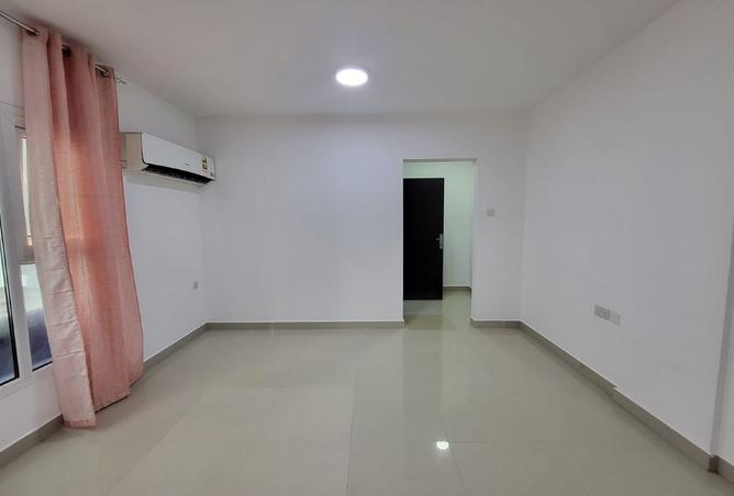 987738 - Property Image 3